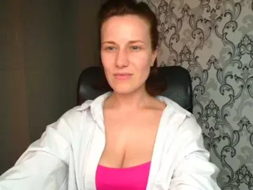 BellaKisss1  live sex cam