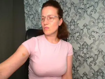BellaKisss1  live sex cam