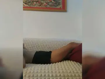 Cutieass69  live sex cam