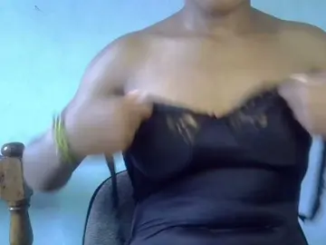 FreakyTrixie  live sex cam