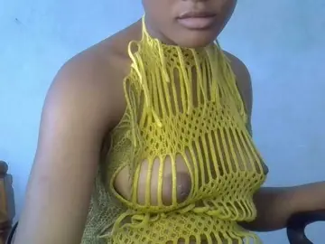 FreakyTrixie  live sex cam