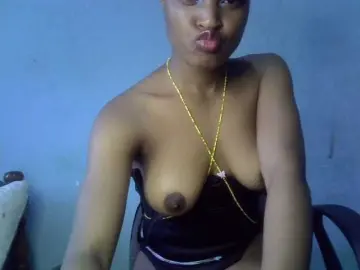 FreakyTrixie  live sex cam