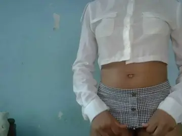 FreakyTrixie  live sex cam