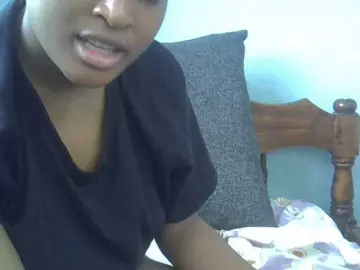 FreakyTrixie  live sex cam