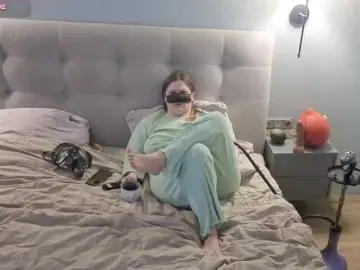 Milaa1998  live sex cam
