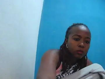Tinah2  live sex cam