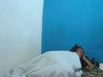 Tinah2  live sex cam