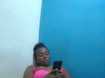 Tinah2  live sex cam