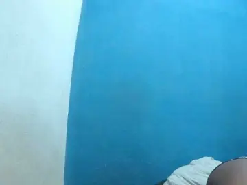 Tinah2  live sex cam