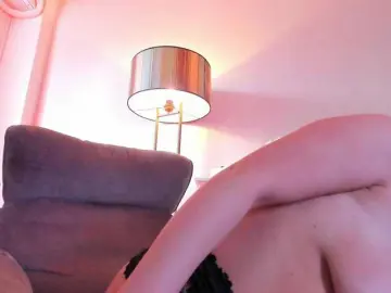 AvalonWest  live sex cam