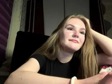 MeeCarfagno  live sex cam