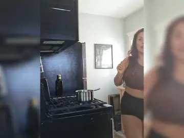 TastyLady213  live sex cam