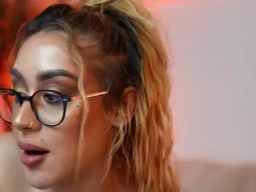 AileenKiss  live sex cam