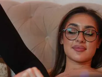 AileenKiss  live sex cam