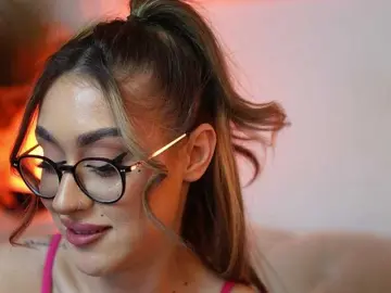 AileenKiss  live sex cam