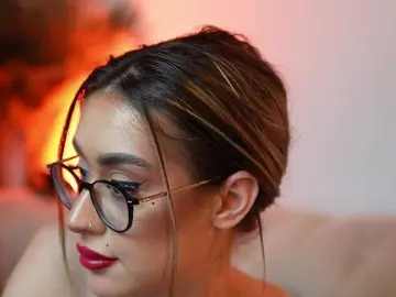 AileenKiss  live sex cam