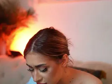 AileenKiss  live sex cam