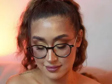 AileenKiss  live sex cam