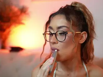 AileenKiss  live sex cam