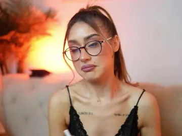AileenKiss  live sex cam