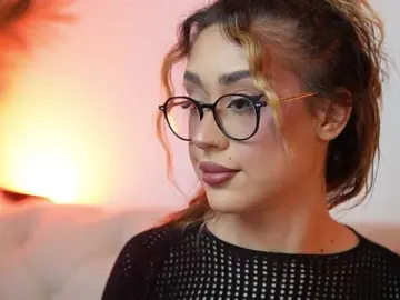 AileenKiss  live sex cam