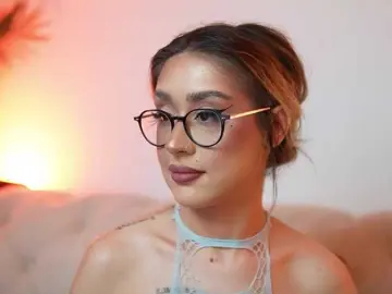 AileenKiss  live sex cam
