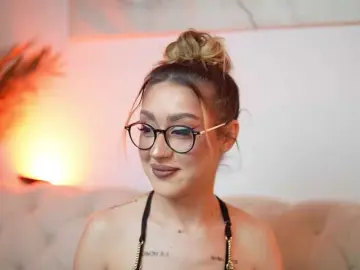 AileenKiss  live sex cam