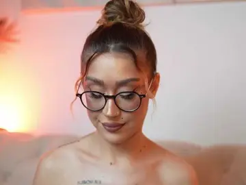 AileenKiss  live sex cam