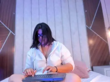 Bianca-Ravenwood  live sex cam