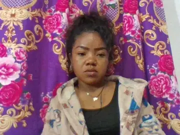 Elyah1a  live sex cam