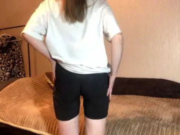 HollyMillers  live sex cam