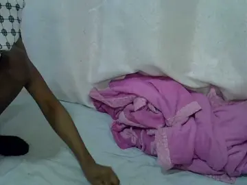 Hot-tara  live sex cam