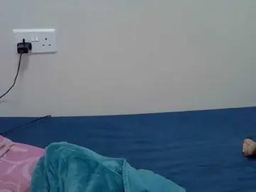 Hot-tara  live sex cam