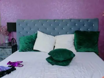 CarlaReys  live sex cam