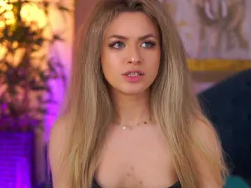 NayaQuinn  live sex cam