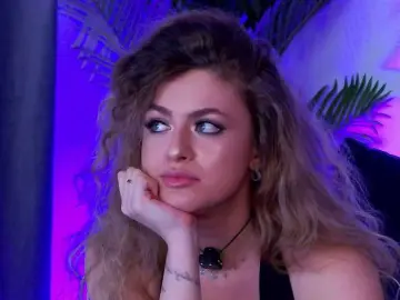 NayaQuinn  live sex cam