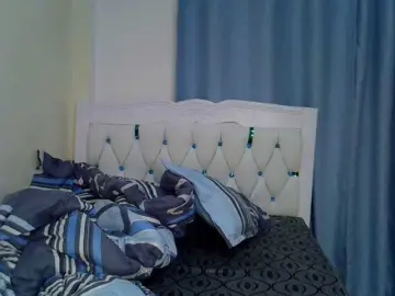 PetiteNoir  live sex cam