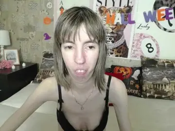 Unusual-G  live sex cam