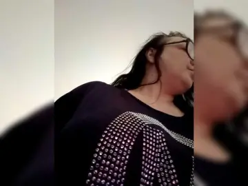 ViktoryDimond  live sex cam