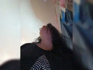 ViktoryDimond  live sex cam