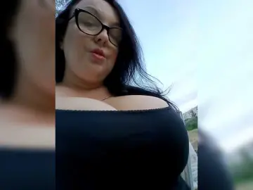 ViktoryDimond  live sex cam