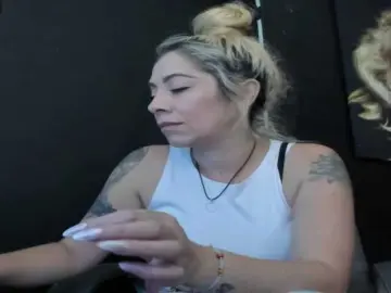 Viktoria-davis  live sex cam