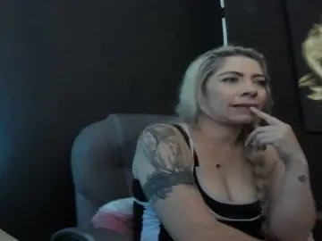 Viktoria-davis  live sex cam