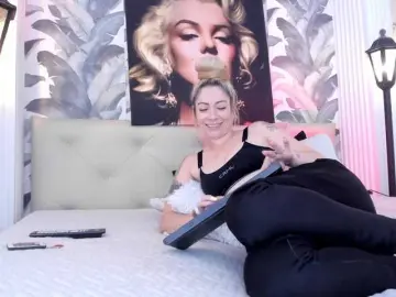 Viktoria-davis  live sex cam