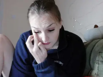 LisaLovHoney  live sex cam