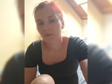 LisaLovHoney  live sex cam