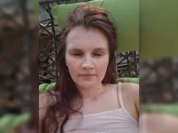 LisaLovHoney  live sex cam