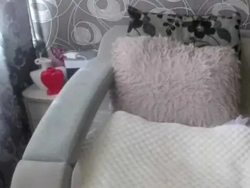 Svetulya50  live sex cam