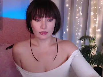 Zeeeme  live sex cam