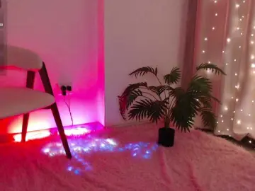 Zeeeme  live sex cam